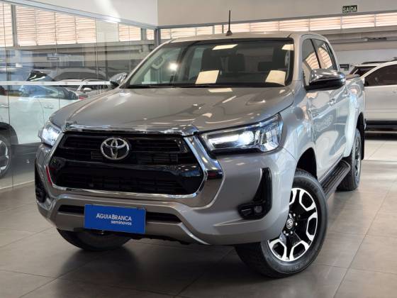 TOYOTA HILUX 2.8 D-4D TURBO DIESEL CD SRV 4X4 AUTOMÁTICO TOYOTA HILUX 2.8 D-4D TURBO DIESEL CD SRV 4X4 AUTOMÁTICO
